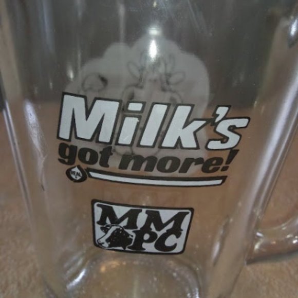 Vintage Wisconsin Milk Pitcher MMPC Manitowoc Cow - Picture 3 of 5